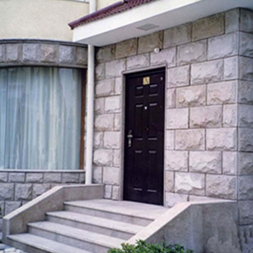 hth全站入口:2026河南路沿石厂家推荐芝麻灰路沿石芝麻灰路边石缘道牙石厂家优选指南！